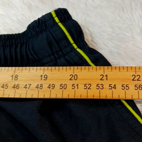 Speedo Swim Trunk/Board Short Men's XXL Black/Neon Green. Lined. Hip Pocket..... - Picture 9 of 12